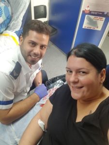 טלי שיר צרויה ואמג'ד המתרים - תרמה בתחנה מרכזית בעפולה ב-25/10/2018