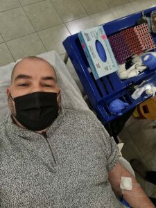 Eran Schuzter donated blood at Ahuzat Barak on 19/01/2022
