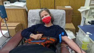בטינה גולדפארב תרמה דם במרכז שירותי הדם של מד"א בתל השומר ב- 05/02/2022