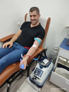 Shmuel Kris a fait un don de sang à la station MDA d'Ashkelon le 7/10/2020