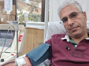 Le Dr Yaron Shemesh a fait don de plasma au Centre médical 9 le 12/2022/XNUMX