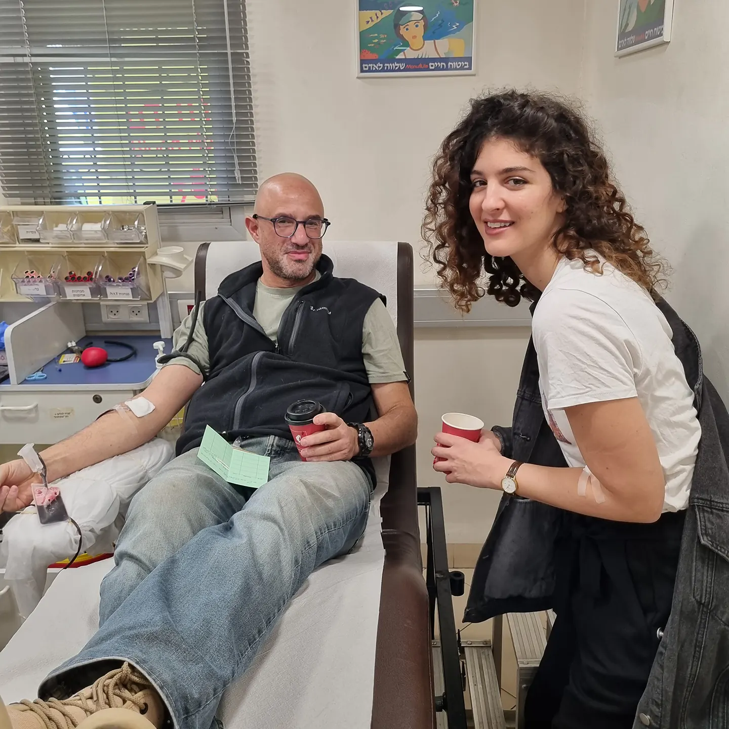 Avisher Shalov, médecin et chef d'équipe au MDA Haïfa, a donné son sang le 24/02/2023