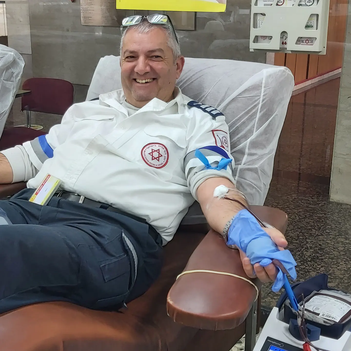 Rami Makhlouf, employé de MDA, a fait un don de sang au Centre Médical 24 le 01/2023/XNUMX