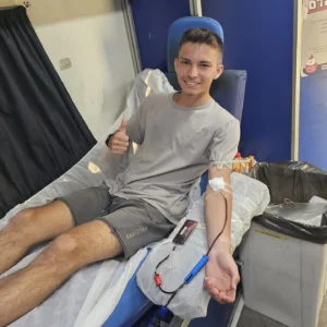 Эйтан Друтман сдал свою первую кровь 2 февраля 7 года и присоединился к организации.